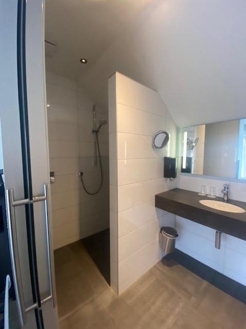 Hotel De Twee Linden Beneden-Leeuwen Zimmer foto